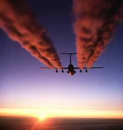 C-141 Starlifter contrail. Image Courtesy of Wikipedia.org